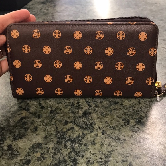 Wallets - Picture 3 of 9